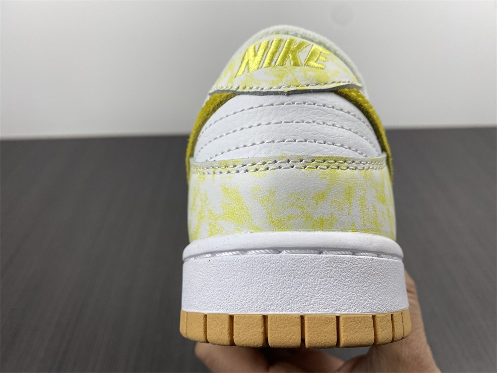 Nike Dunk Low WMNS “Yellow Strike” DM9467-700