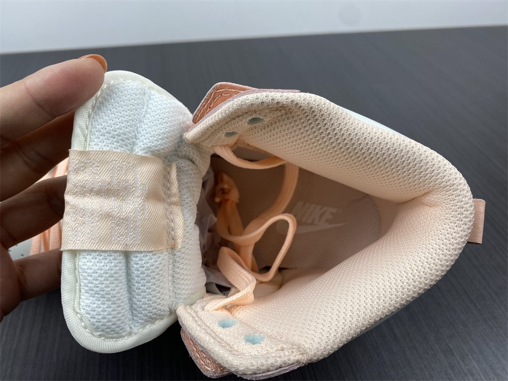 Nike Dunk High WMNS “Crimson Tint” DD1869-104