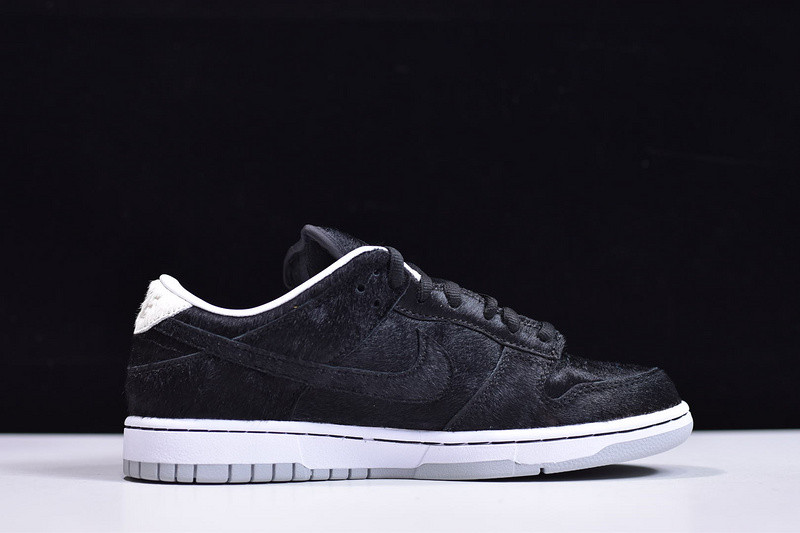 Medicom Toy x Nike SB Dunk Low CZ5127-001