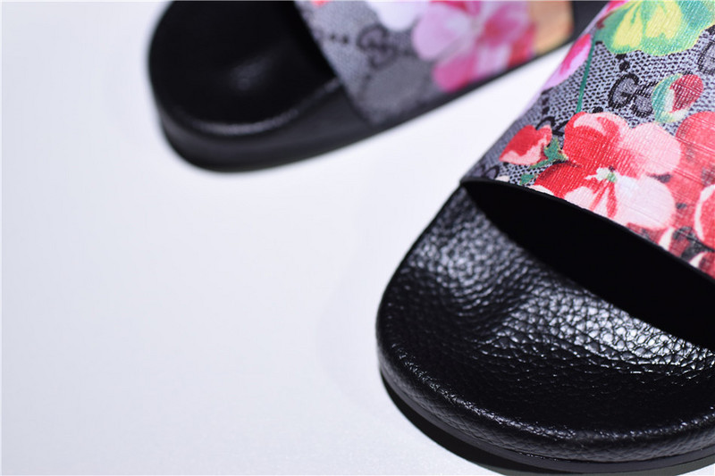 GC Leather SLIDE SANDAL with FLOWER  0400088498707