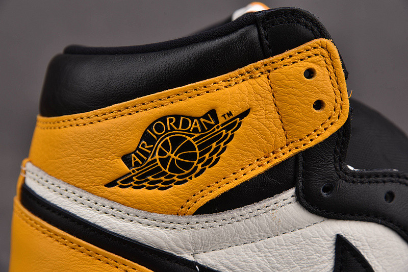 Air Jordan 1 High OG “Yellow Toe” 555088-711
