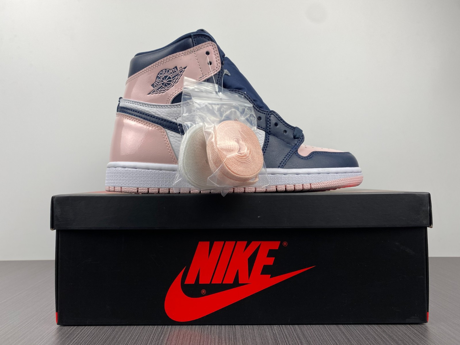Air Jordan 1 High OG “Atmosphere” DD9335-641