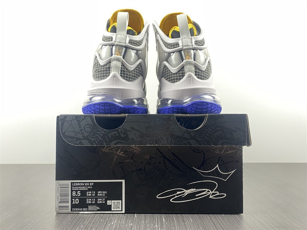 Nike LeBron 19 “Hardwood Classic” CZ0203-002