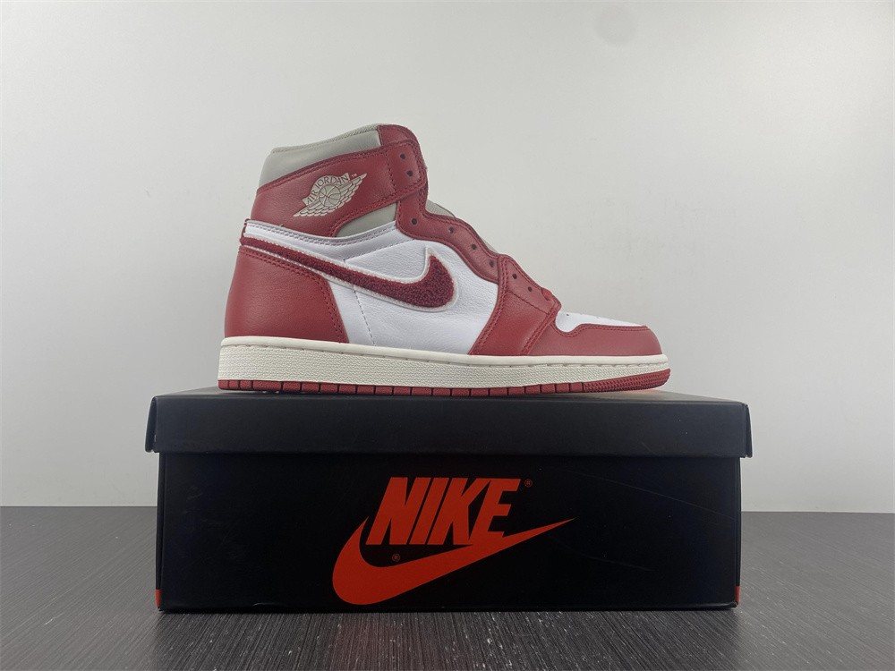 Air Jordan 1 High OG WMNS “Newstalgia” DJ4891-061