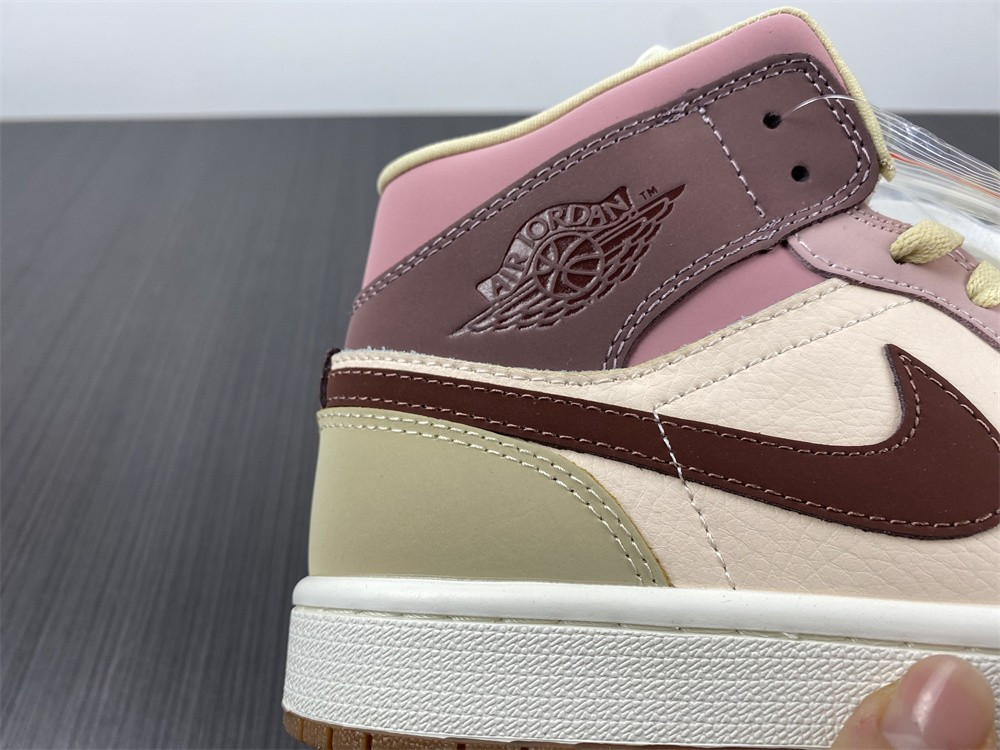 Nike Air Jordan 1 Mid DO7440-821