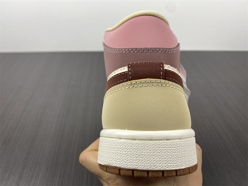 Nike Air Jordan 1 Mid DO7440-821