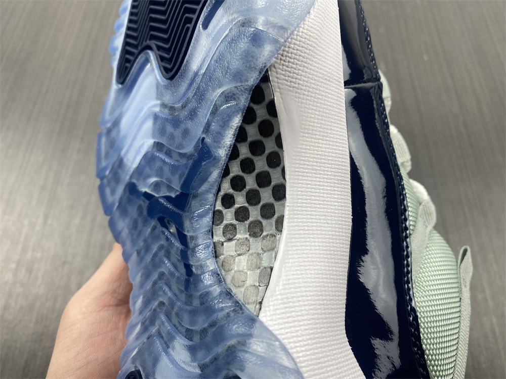 Jordan 11 Retro Low Georgetown (GS)  528896-007