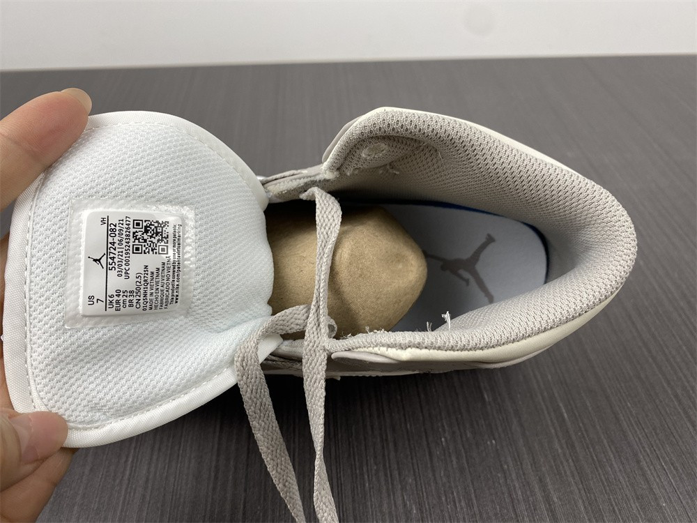 Nike Air Jordan 1 Mid 554724-082