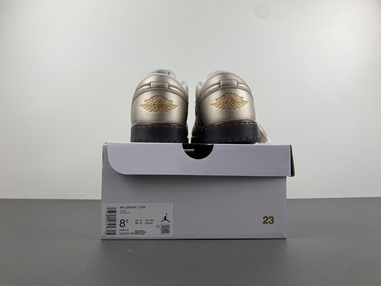 Air Jordan 1 Low SE “Metallic Zinc” (W) HQ3529-099