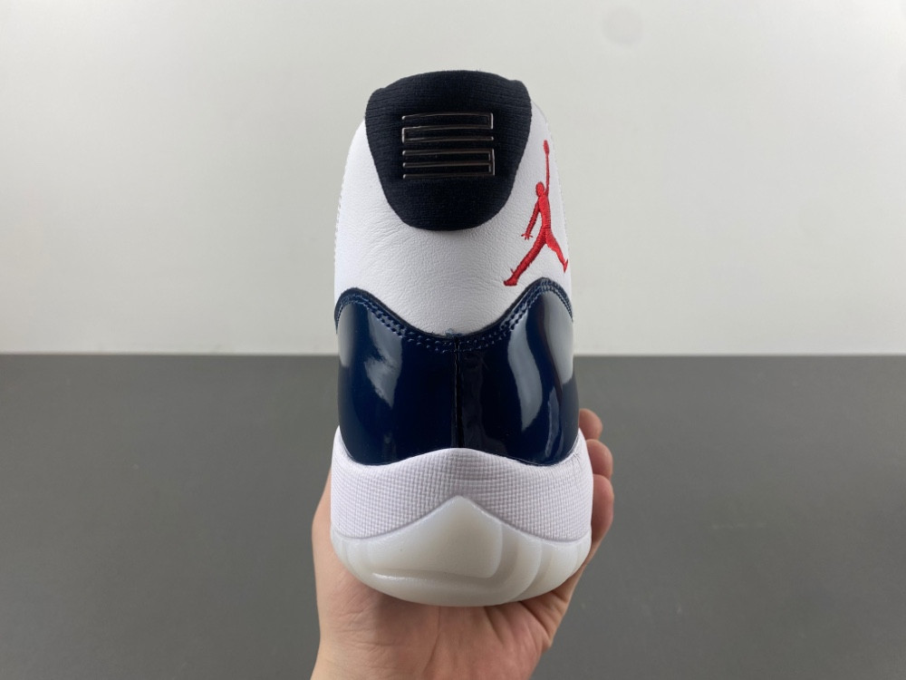 Air Jordan 11 LH0296-400