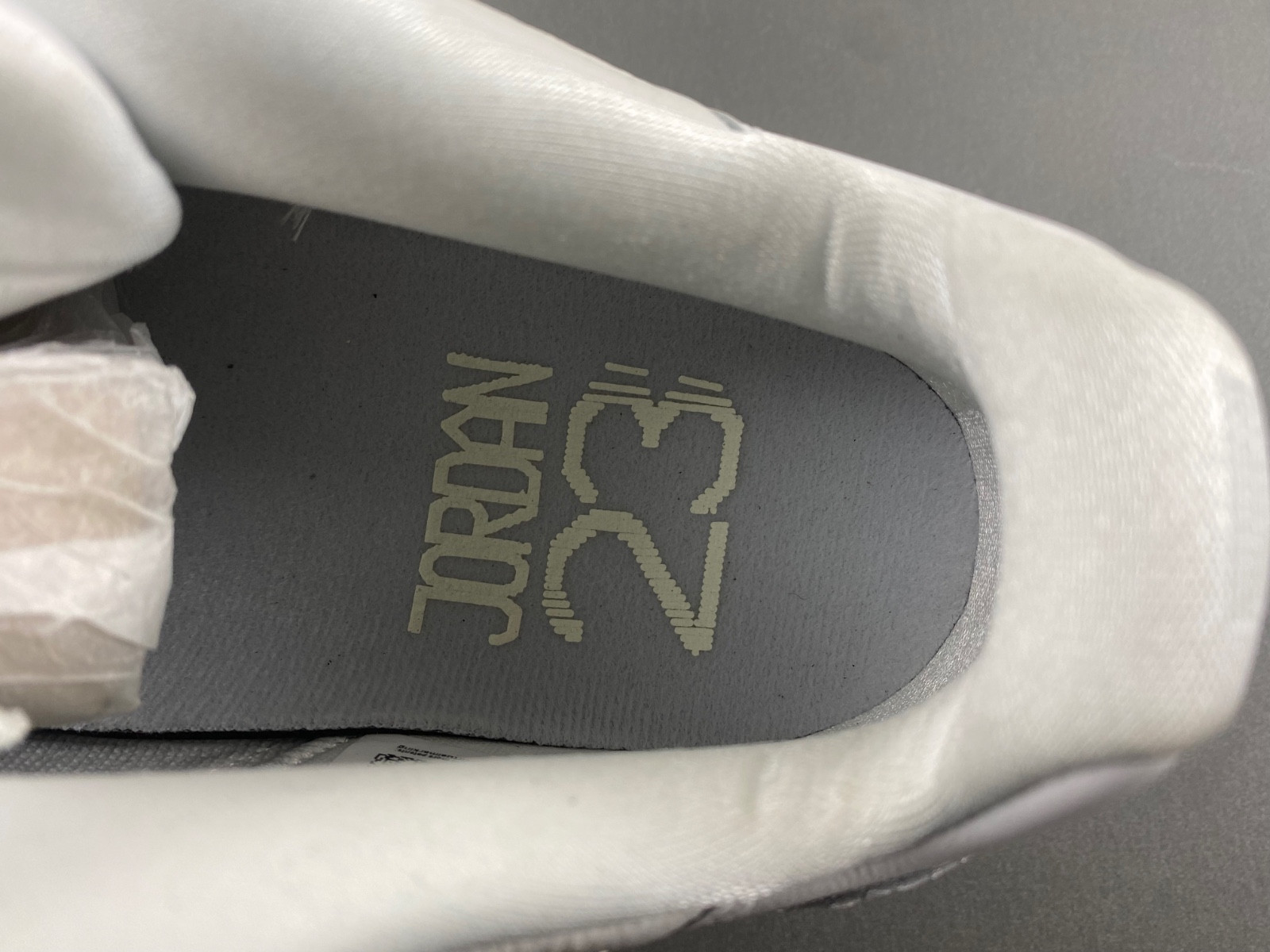 Air Jordan 11 HQ7000-001