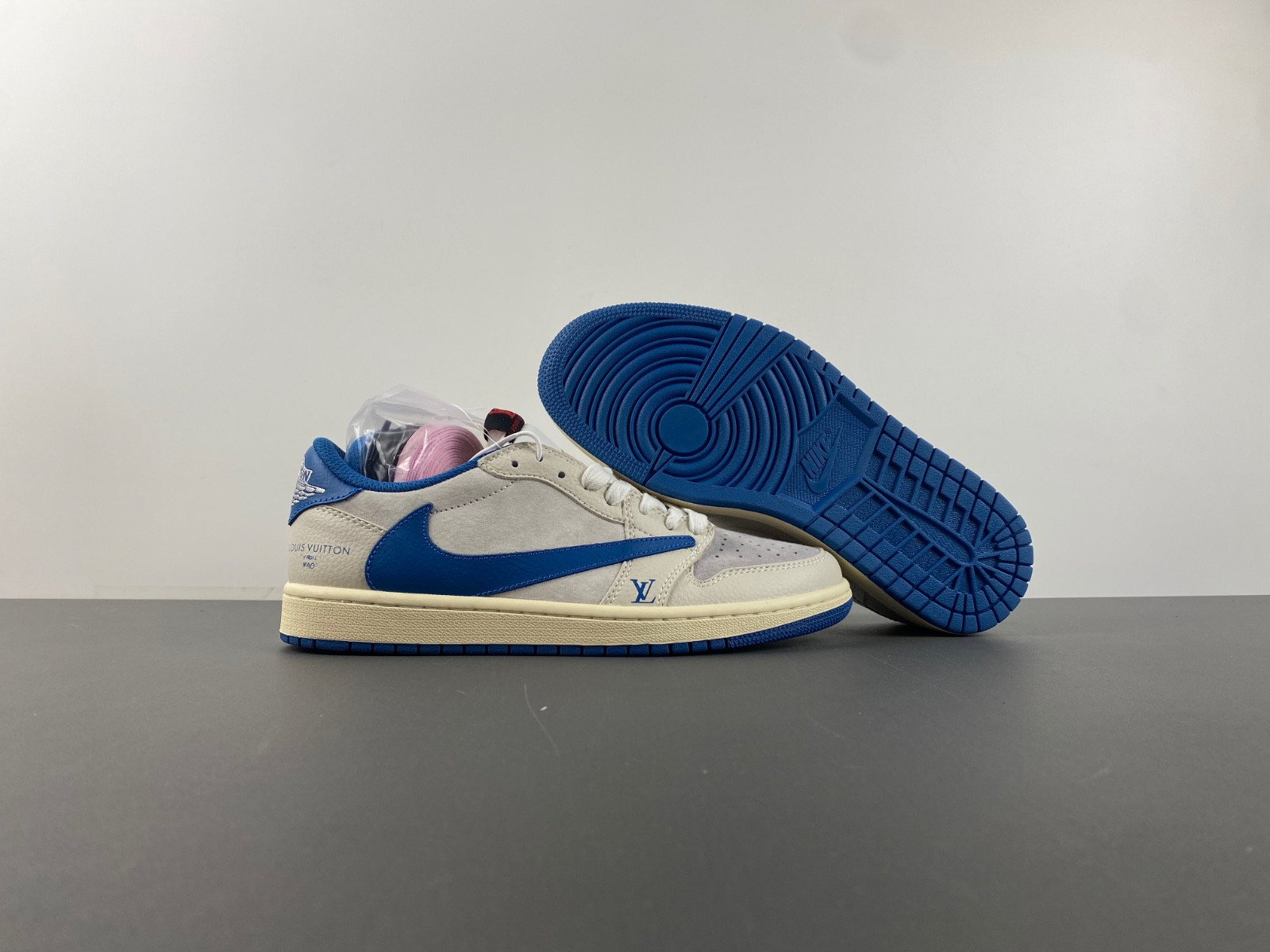 Travis Scott x Air Jordan 1 LX1988 -033