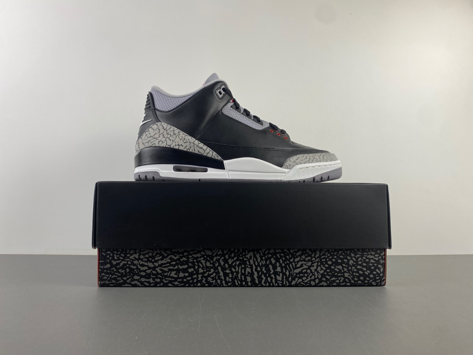 Air Jordan 3 OG “Black Cement” 2024 DN3707-010