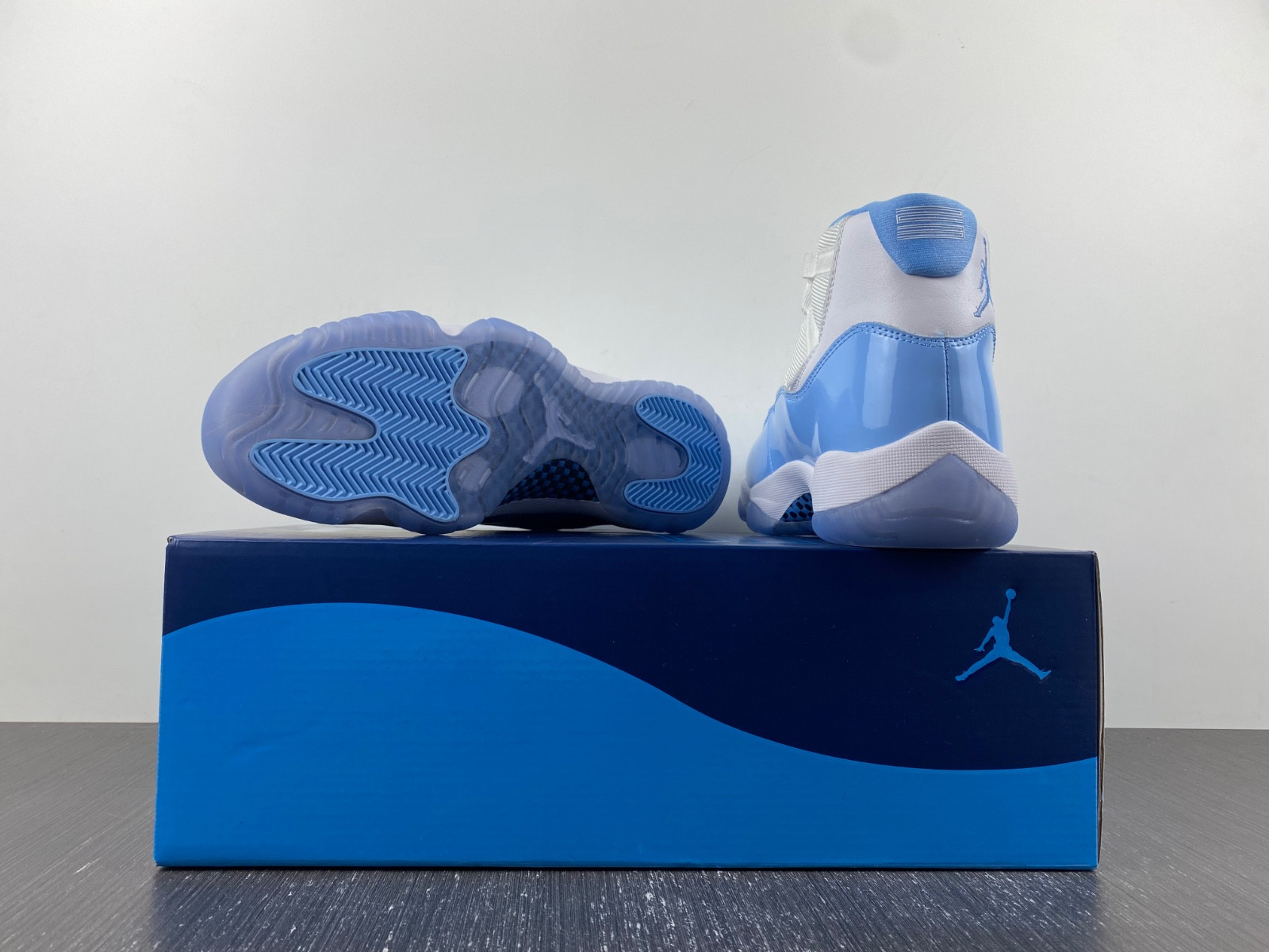 Air Jordan 11 CT8012-141