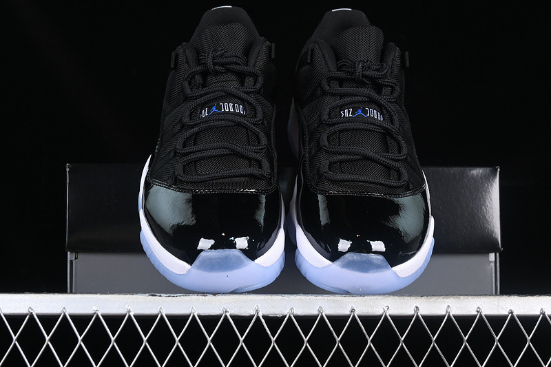 AIR JORDAN 11 RETRO LOW SPACE JAM FV5104-004