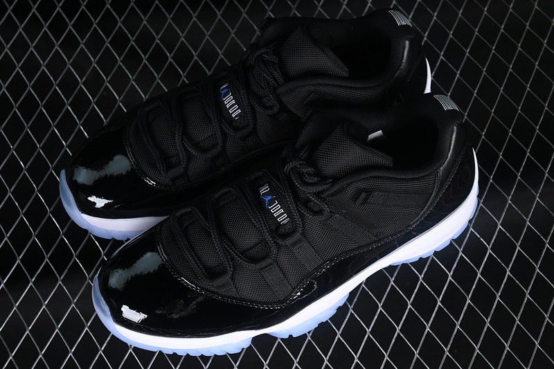 AIR JORDAN 11 RETRO LOW SPACE JAM FV5104-004