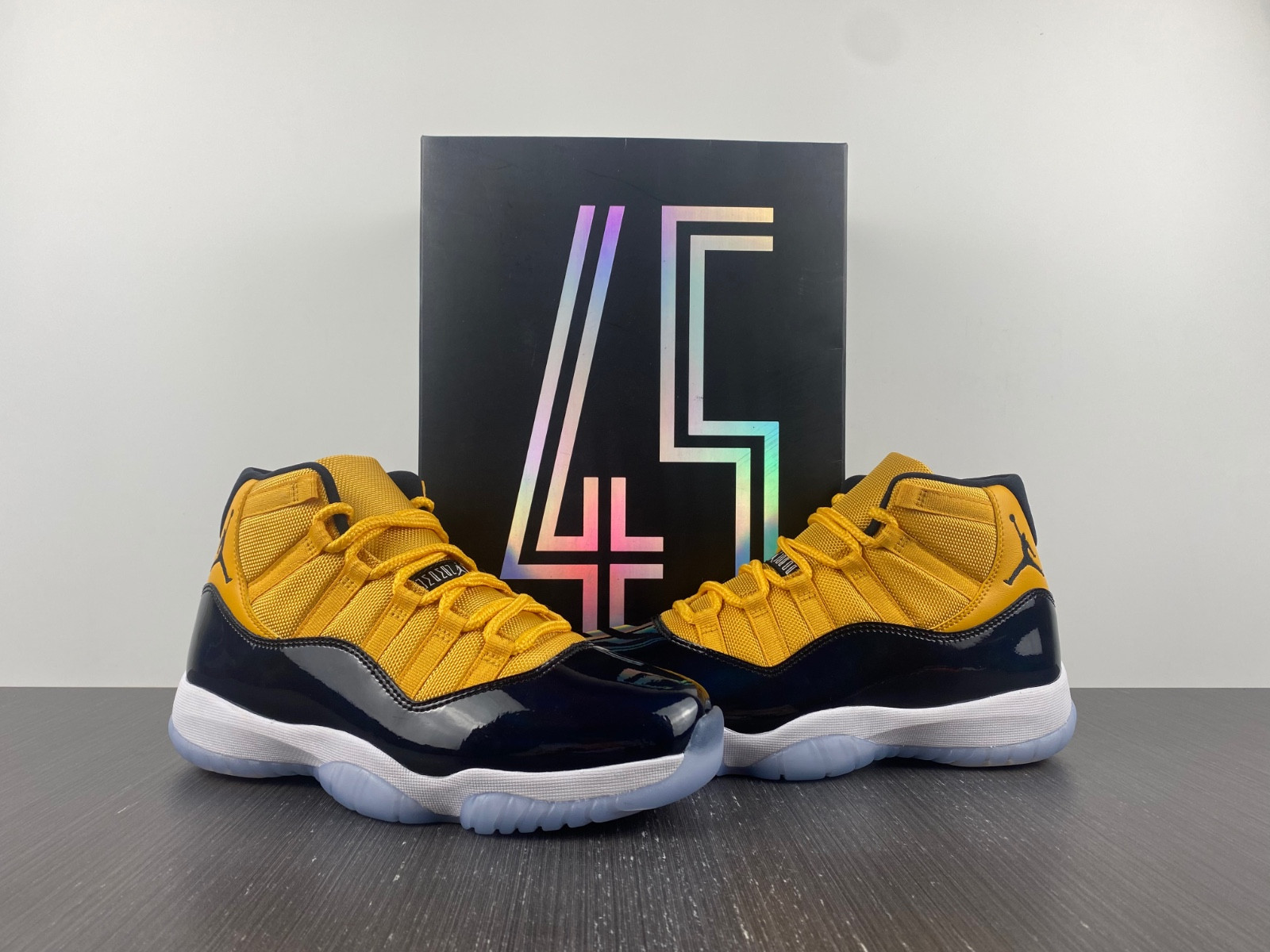 Air Jordan 11 CT8012-118