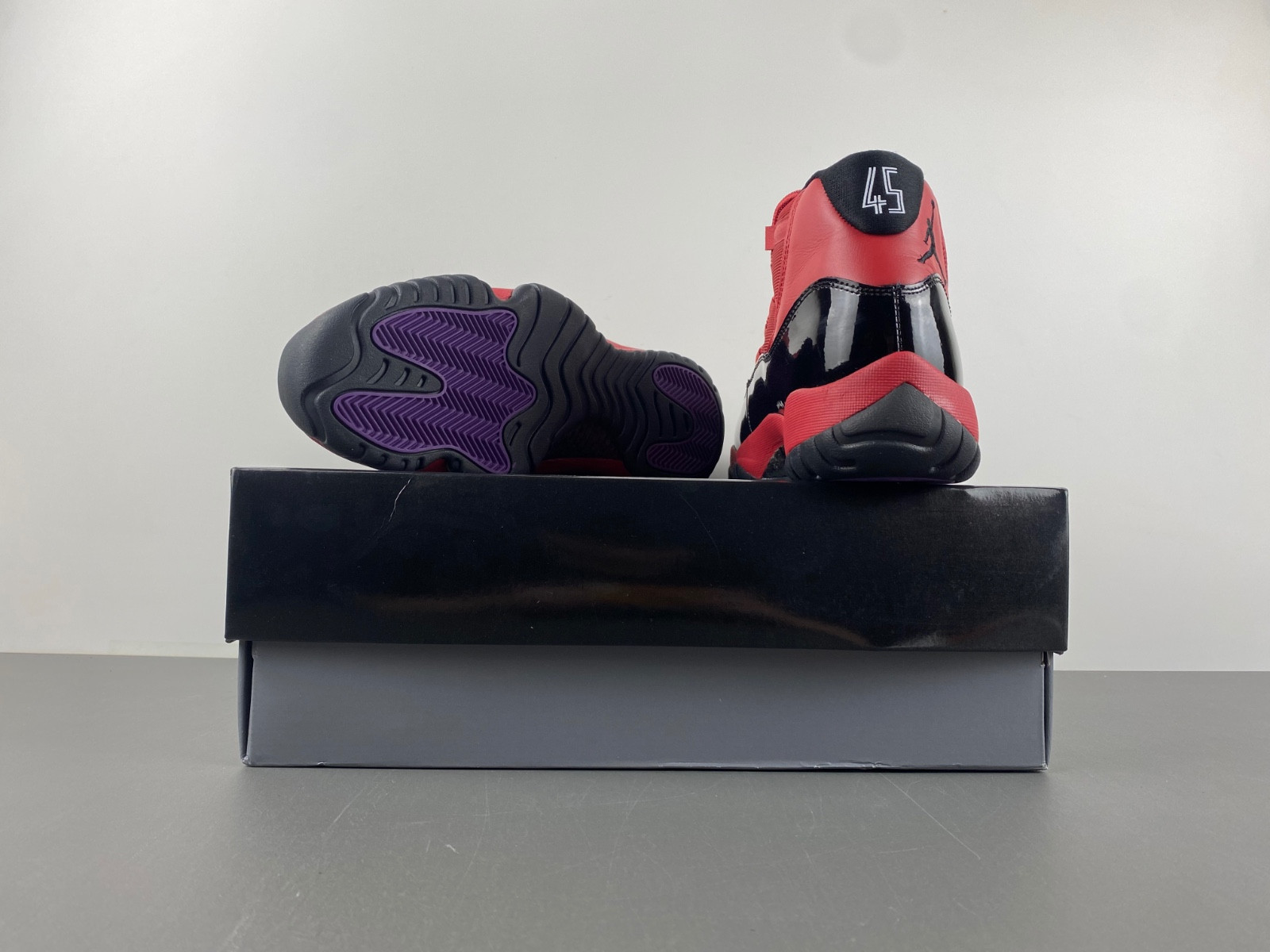 Air Jordan 11 CT8012-600