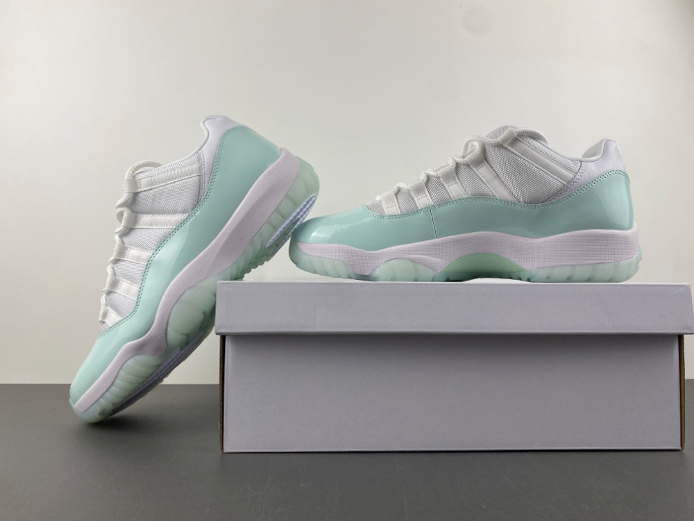 Air Jordan 11 Low “Igloo” (W) AH7860-103