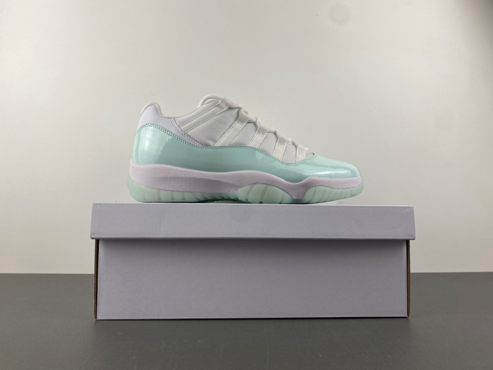 Air Jordan 11 Low “Igloo” (W) AH7860-103