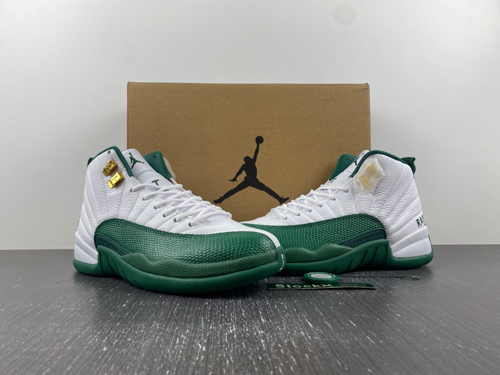 Jordan 12 136001-063