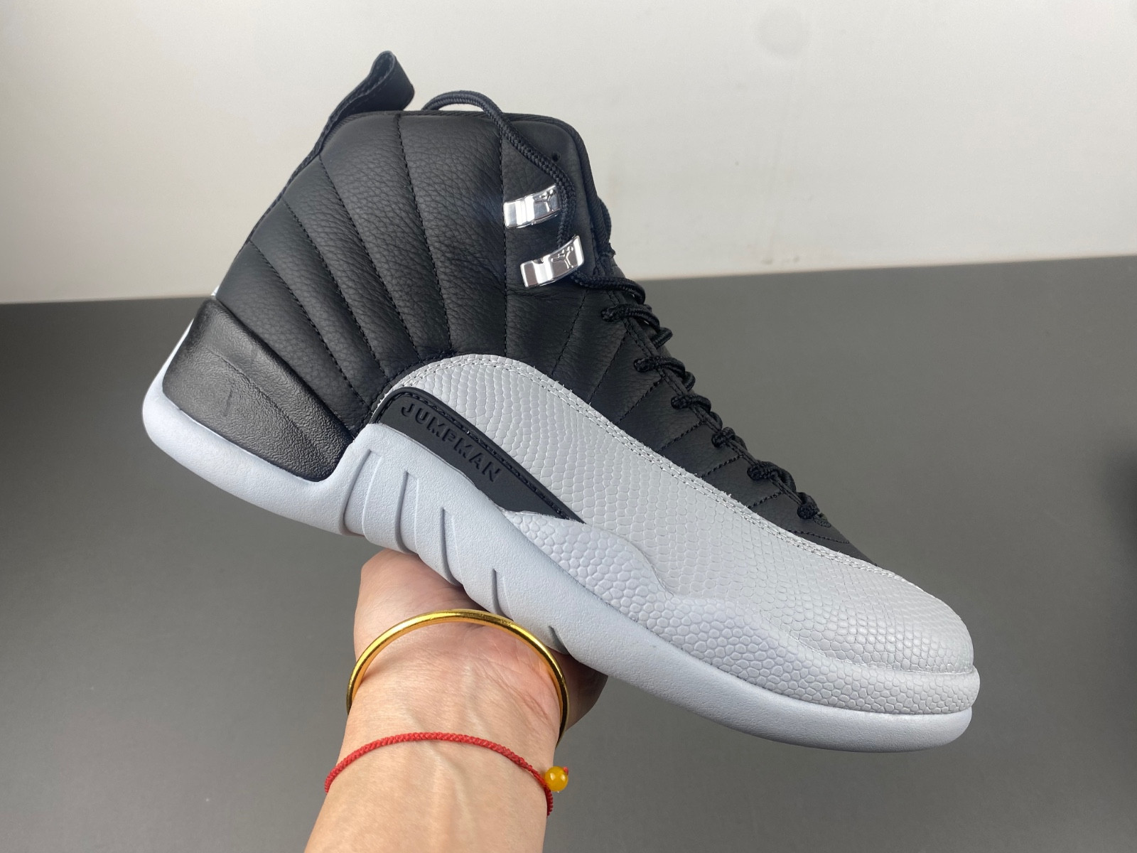 Air Jordan 12 BLACK/WOLF GREY CT8013-010