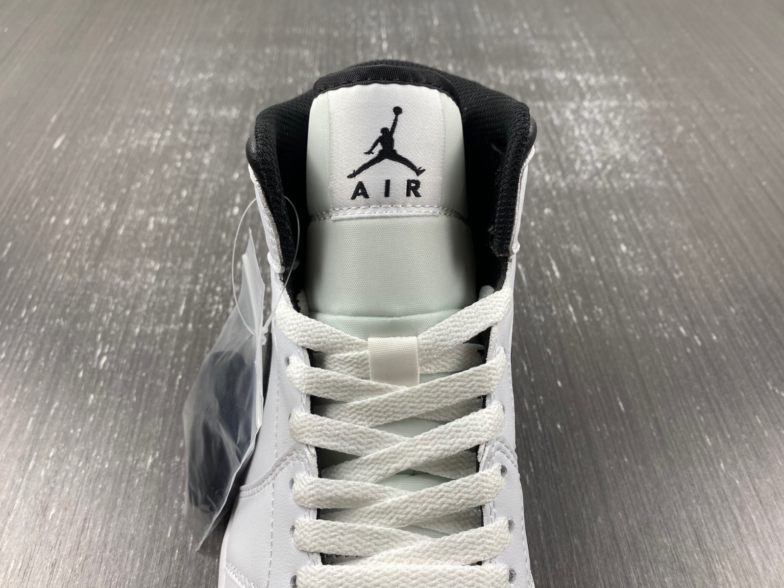 Air Jordan 1 Mid DQ8426-132