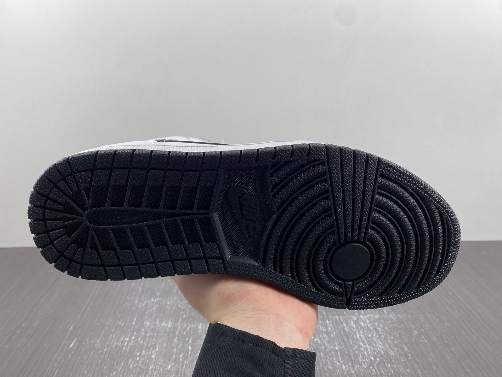 Air Jordan 1 Mid DQ8426-132