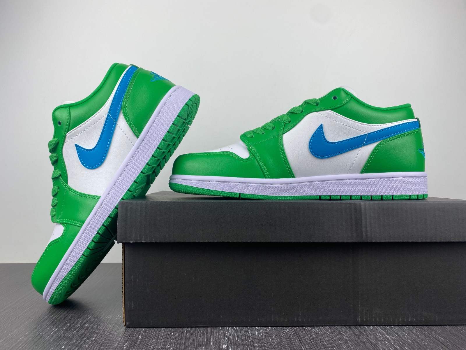 Air Jordan 1 Low WMNS “Lucky Green” DC0774-304