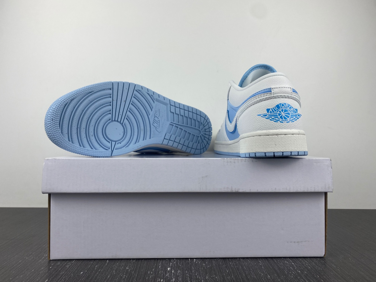 Jordan 1 Low SE Reverse Ice Blue (W) DV1299-104