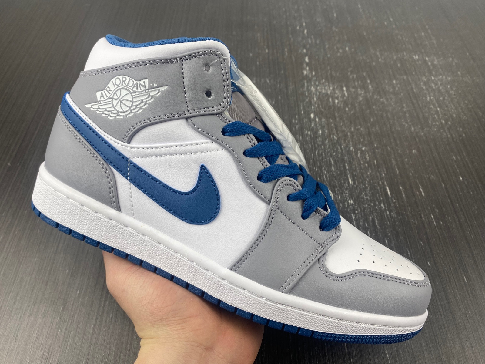 Jordan 1 Mid True Blue  DQ8426-014