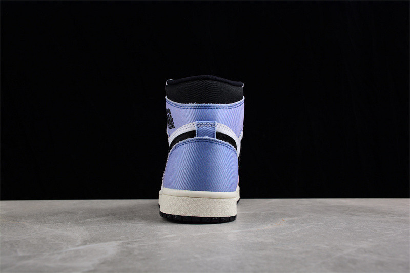 Jordan 1 Retro High OG Skyline DX0054-805