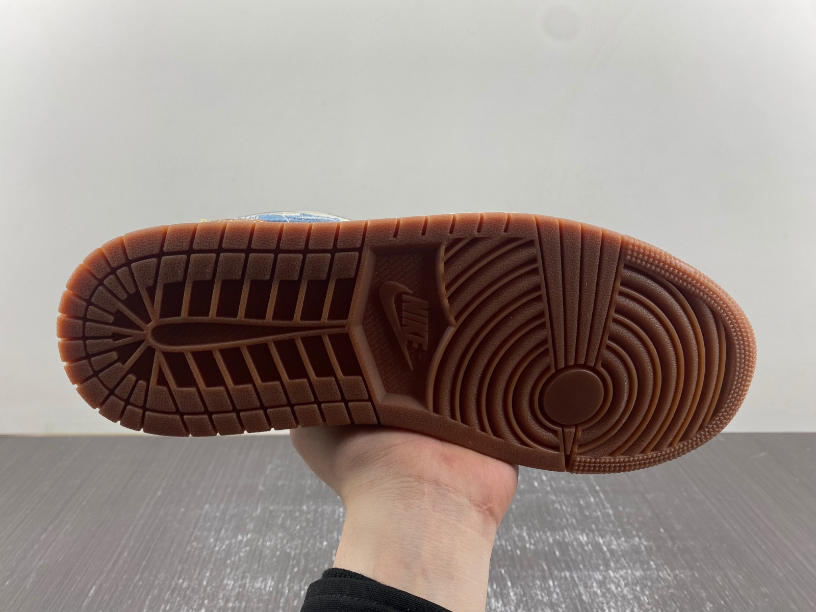 Air Jordan 1 Low  FZ5042-041