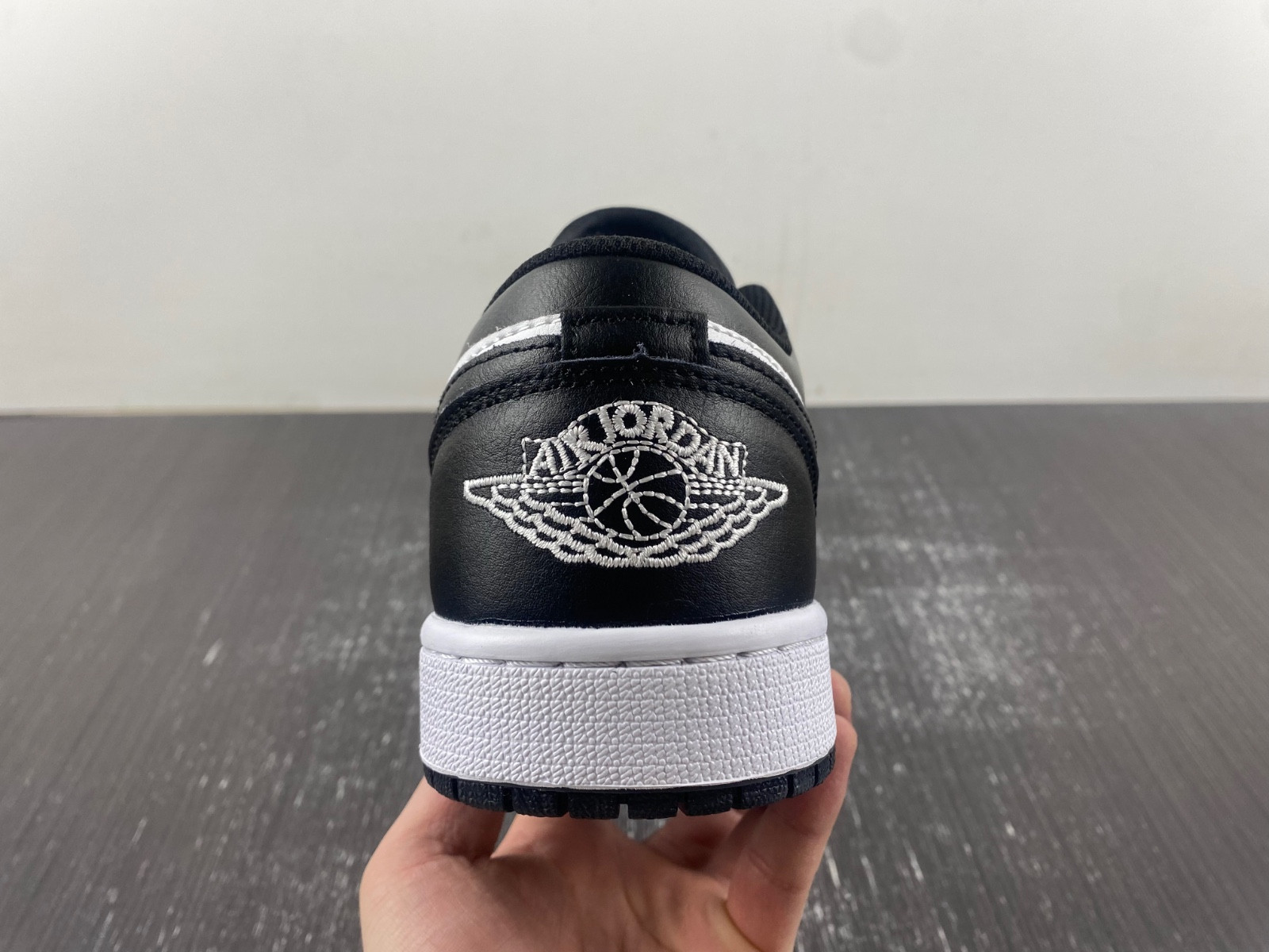 Air Jordan 1 Low 553558-132