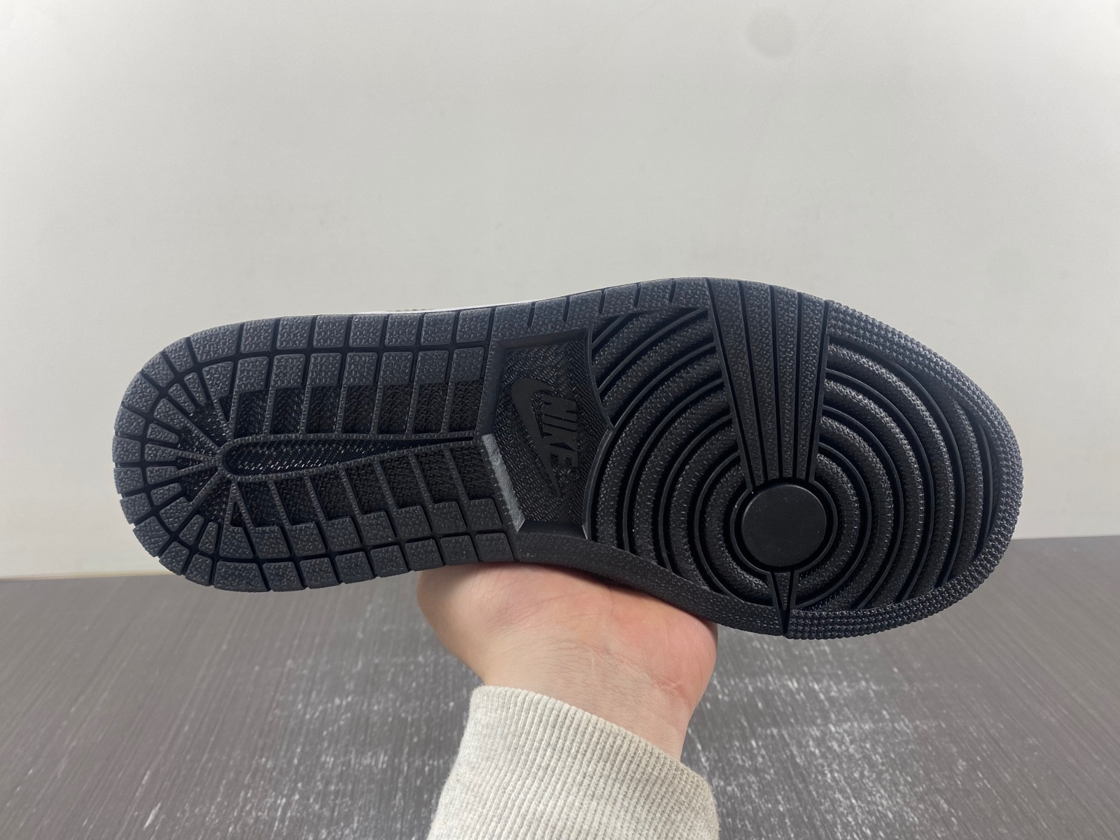 Air Jordan 1 Low 553558-132