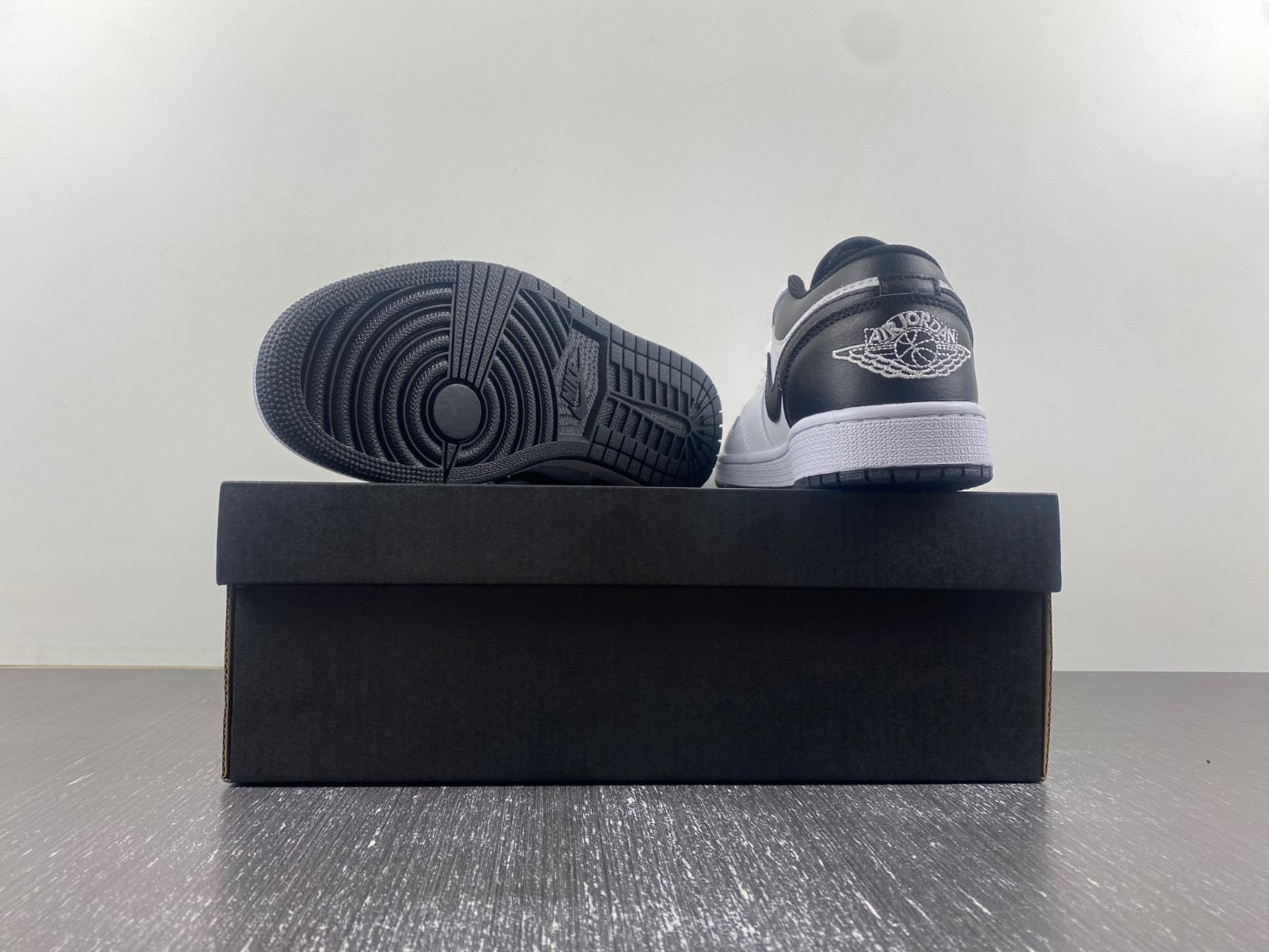 Air Jordan 1 Low 553558-132