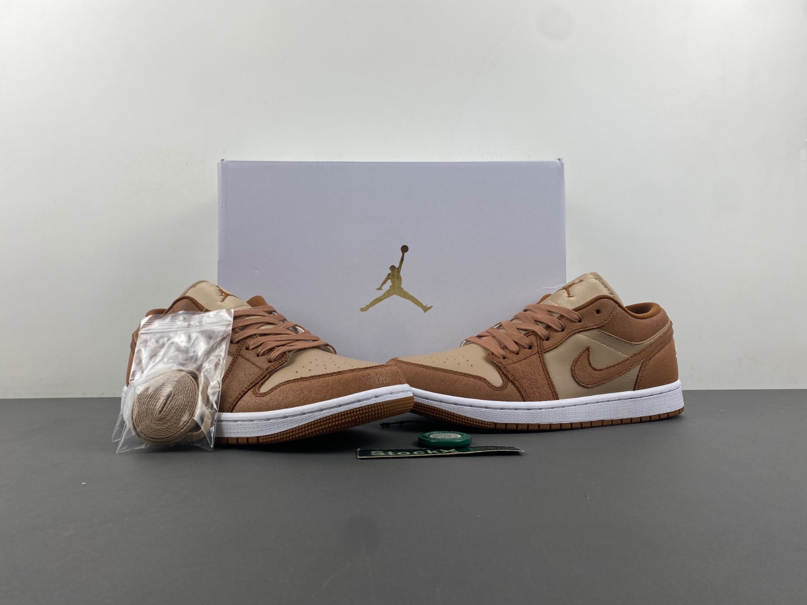 Air Jordan 1 Low FJ3453-200