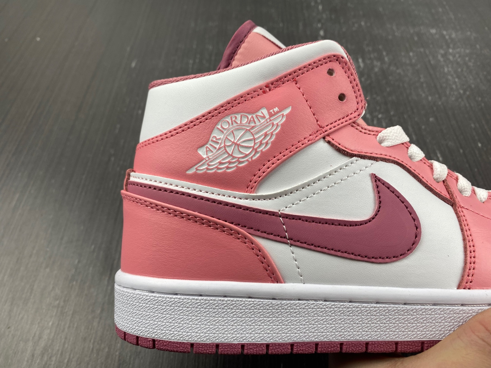 Air Jordan 1 Mid GS “Valentine’s Day” DQ8423-616
