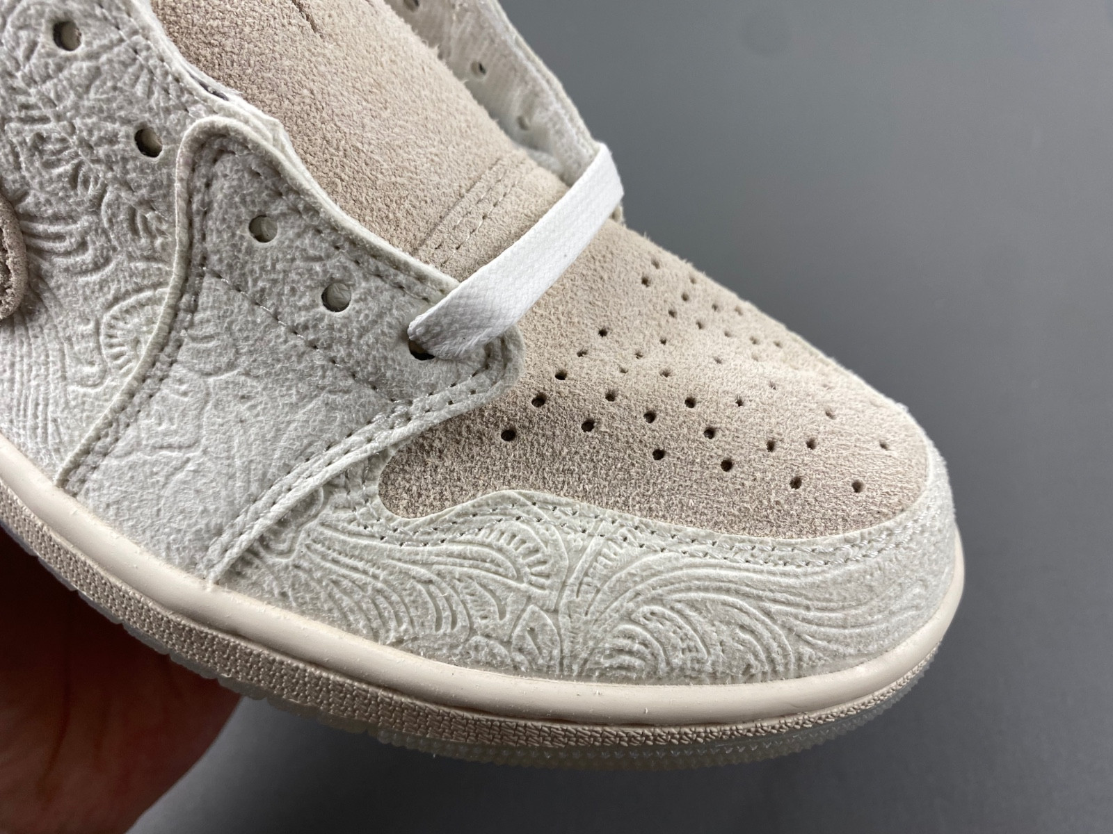 Chris Paul x Air Jordan 1 Low OG “Give Them Flowers” FZ0455-200