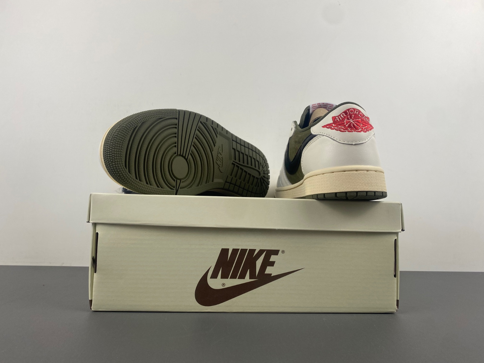 Travis Scott x Air Jordan 1 Low OG DM7866-200