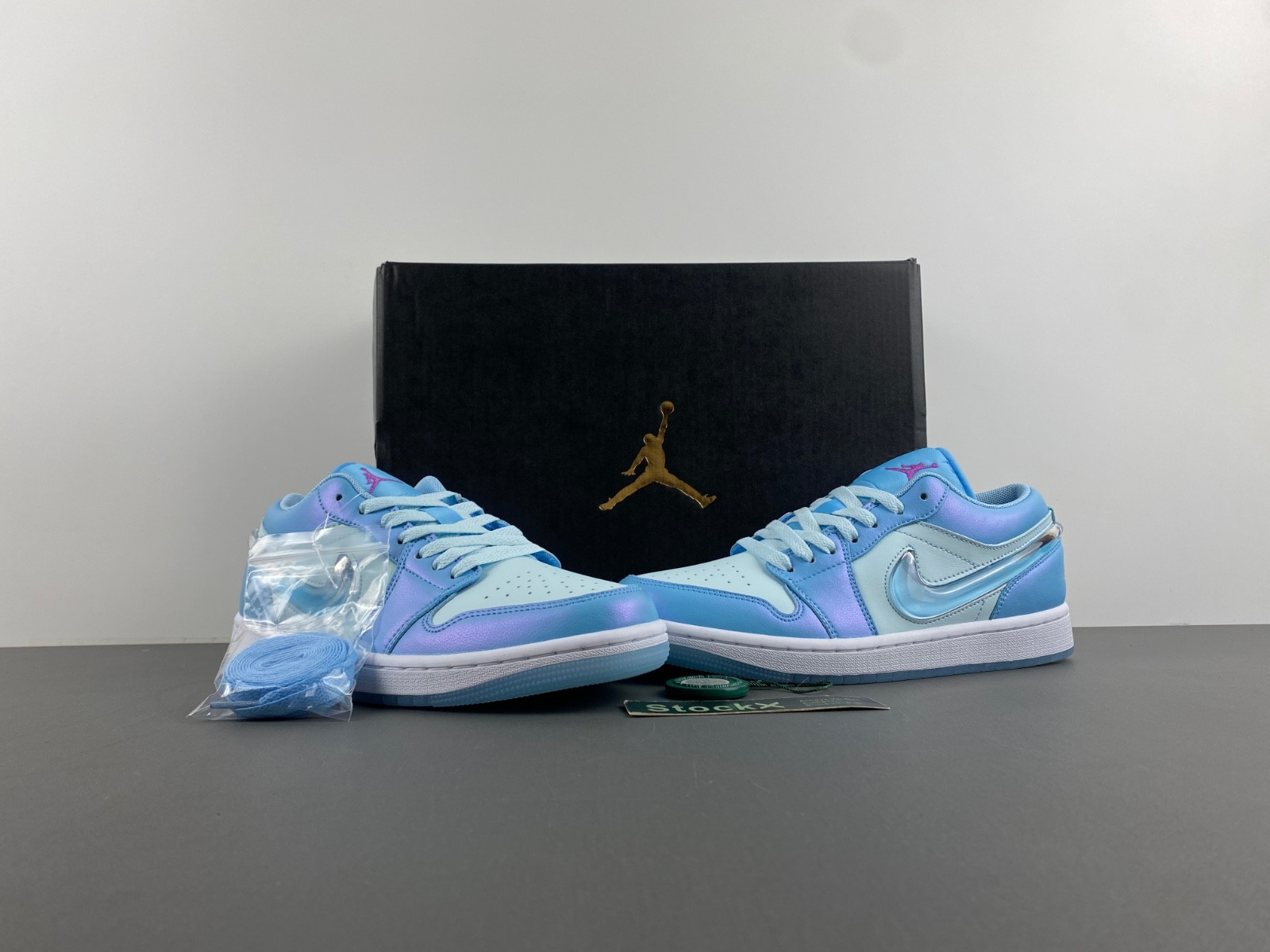 Air Jordan 1 Low FN7366-400