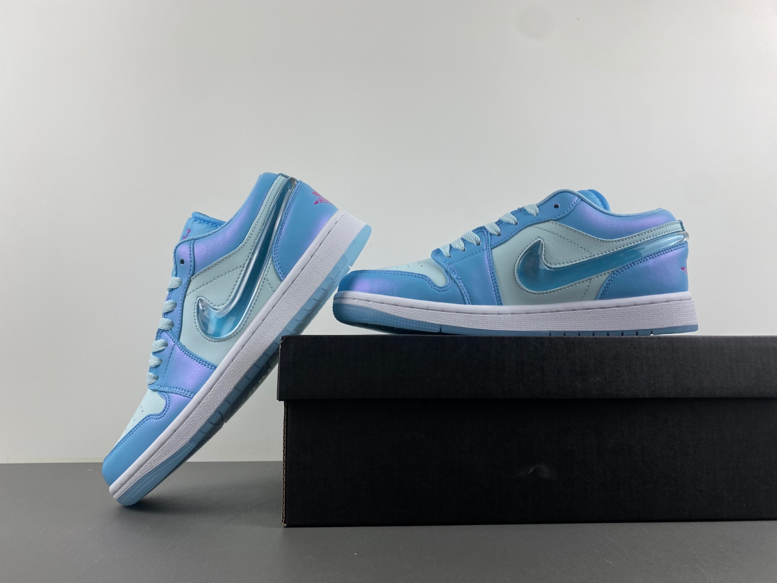 Air Jordan 1 Low FN7366-400