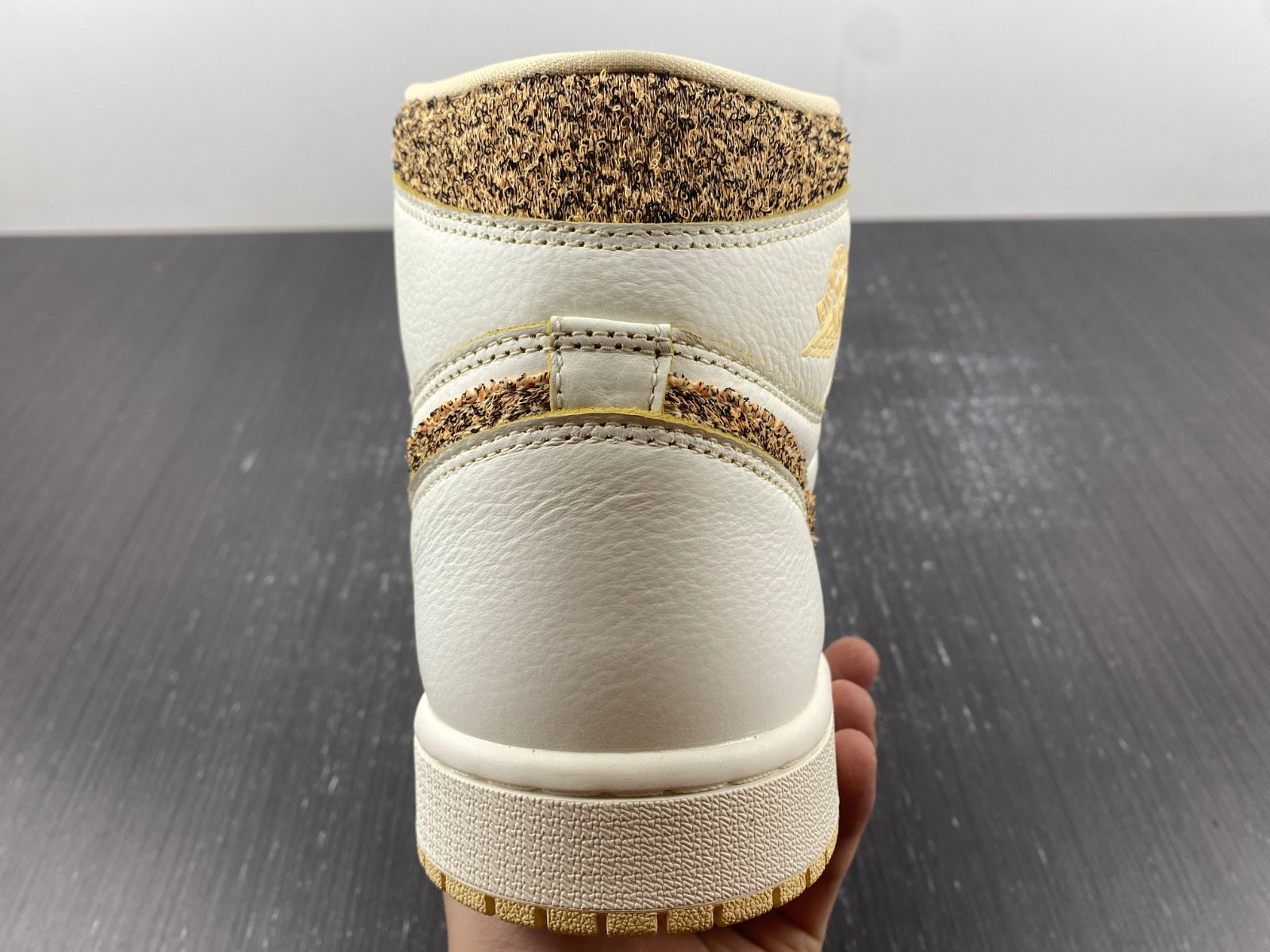 Air Jordan 1 High OG “Craft” FD8631-100