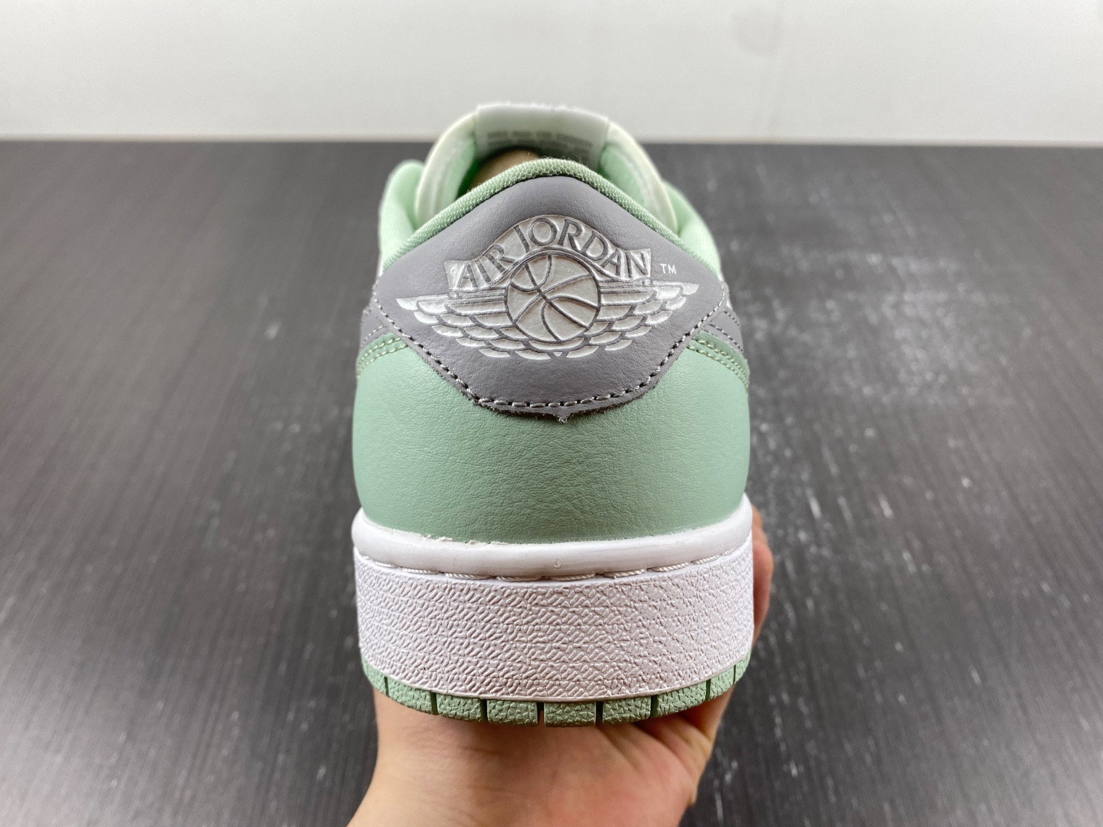 Jordan 1 Retro Low CZ0796-100