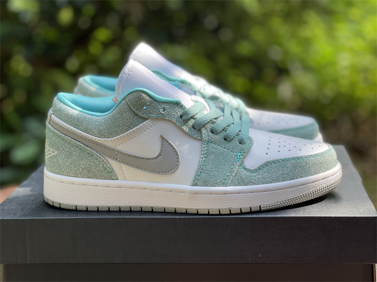 Air Jordan 1 Low “New Emerald” DN3705-301