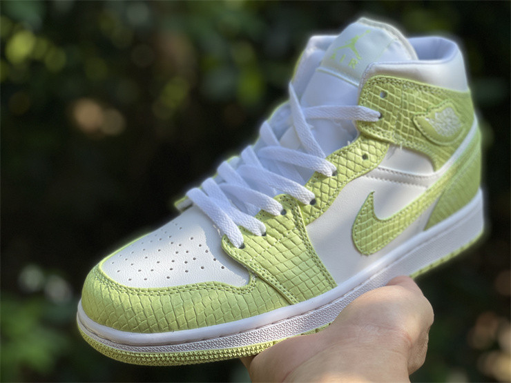 Air Jordan 1 Mid SE “Green Python” DV2959-113