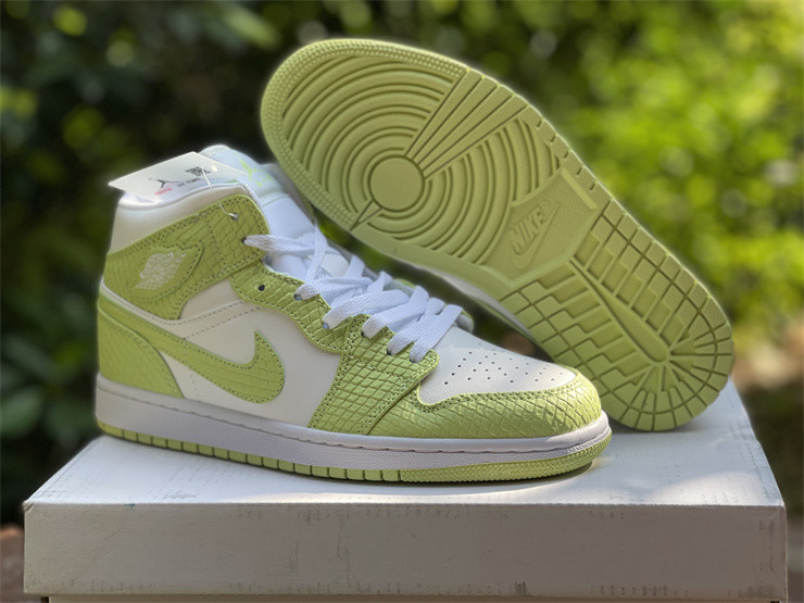 Air Jordan 1 Mid SE “Green Python” DV2959-113