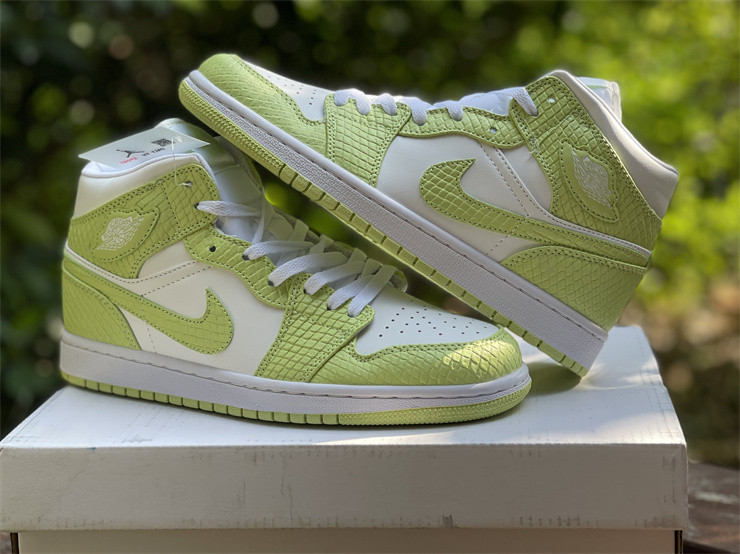 Air Jordan 1 Mid SE “Green Python” DV2959-113
