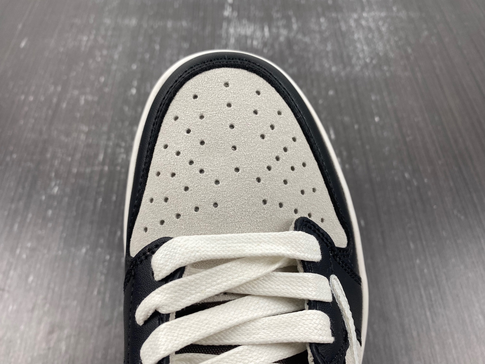 Travis Scott x Air Jordan 1 Low DM7866-902