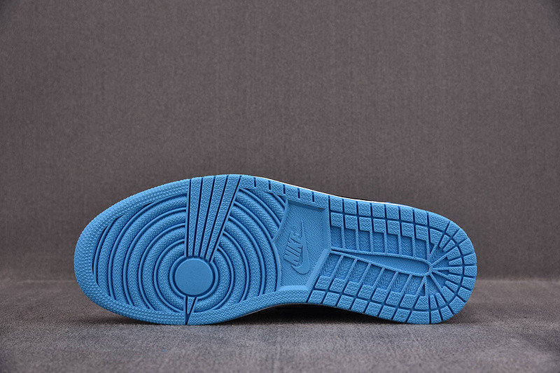 Air Jordan 1 Low OG “UNC” CZ0790-104